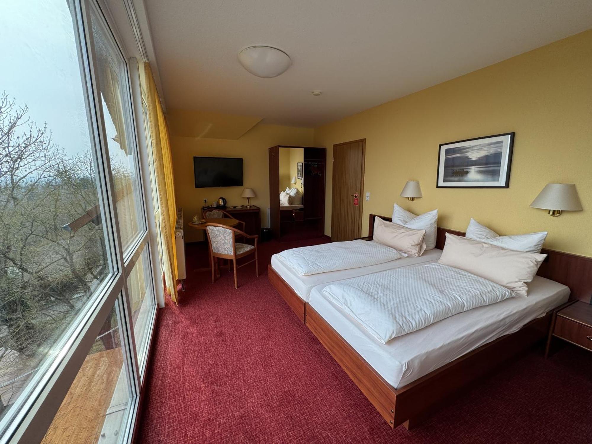 Berghotel Wilhelmsburg Bad Kosen Pokoj fotografie
